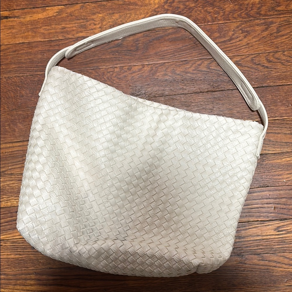 Elegant Cream Woven Shoulder Bag